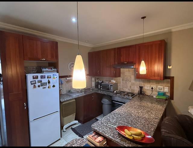 2 BEDROOM APARTMENT FOR SALE IN NEWLANDS